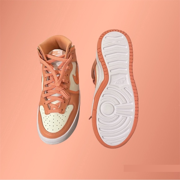 Nike Dunk High Up Shoes (6.5) NWT - Picture 4 of 7